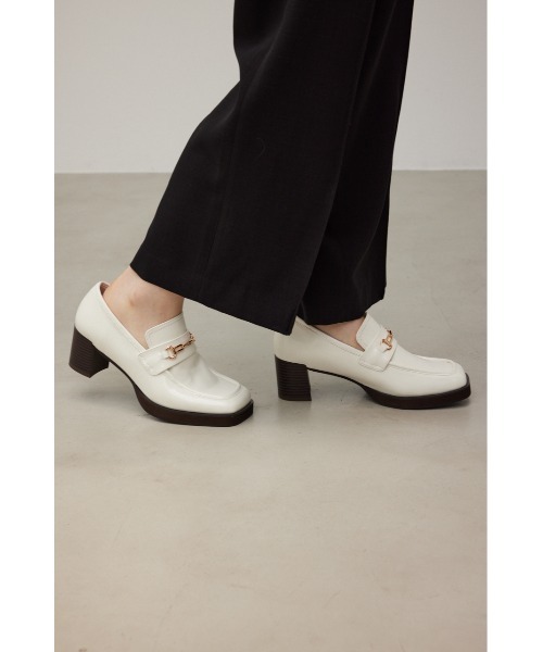 AZUL by moussy(アズールバイマウジー)の「スクエアトゥビットローファー(ローファー・レディース・ブラック/アイボリー・LL/MEDIUM/SMALL/LARGE)」の6枚目の写真