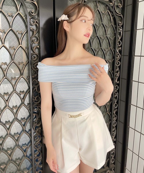 ハーリップトゥ オフショルトップス 滑らかな肌触りと胸元のカシュクールデザインが女性らしさを演出