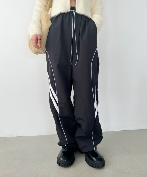 CLEA(クレア)の「カーブラインデザインワイドパンツ(その他パンツ・レディース・ブラック/ライトグレー・M)」の1枚目の写真
