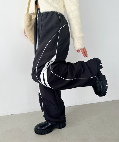 CLEA(クレア)の「カーブラインデザインワイドパンツ(その他パンツ・レディース・ブラック/ライトグレー・M)」の8枚目の写真