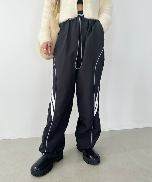 CLEA(クレア)の「カーブラインデザインワイドパンツ(その他パンツ・レディース・ブラック/ライトグレー・M)」の3枚目の写真