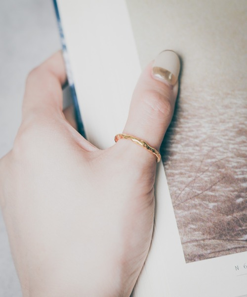 Mag.(マグ)の「【sterling silver】フリーサイズ デザインナローリング(リング・メンズ・シルバー/ゴールド・FREE)」の7枚目の写真