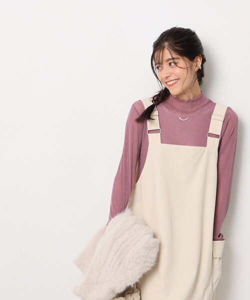 Cutie Blonde（キューティーブロンド）の「◆シアー感を楽しむ ラメ入り ハイネックトップス（Tシャツ/カットソー・レディース・ブラック/ホワイト系/ピンク系/ブルー・02/03/04）」の13枚目の写真