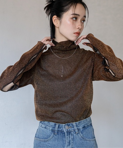 VACANCY(ヴァカンシー)の「ウェーブホールラメシアーインナー(Tシャツ/カットソー・レディース・ブルー/シルバー/ブラウン・FREE)」の1枚目の写真
