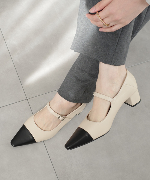 AmiAmi（アミアミ）の「柔らか！ソフトスクエアトゥメリージェーン/ 4cm太ヒールパンプス（パンプス・レディース・ブラック/ホワイト×ブラック/シルバー/ブラック系その他/グレイッシュベージュ/シルバーグレー/ダークブラウン/シルバー系その他/レッド/ブラック系その他2/アイボリー/ブラック系その他3/ブラックミックス/ゴールド系その他/ブロンズ・L/LL/M/S）」の3枚目の写真