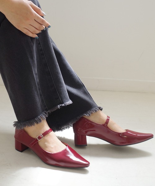 AmiAmi（アミアミ）の「柔らか！ソフトスクエアトゥメリージェーン/ 4cm太ヒールパンプス（パンプス・レディース・ブラック/ホワイト×ブラック/シルバー/ブラック系その他/グレイッシュベージュ/シルバーグレー/ダークブラウン/シルバー系その他/レッド/ブラック系その他2/アイボリー/ブラック系その他3/ブラックミックス/ゴールド系その他/ブロンズ・L/LL/M/S）」の11枚目の写真