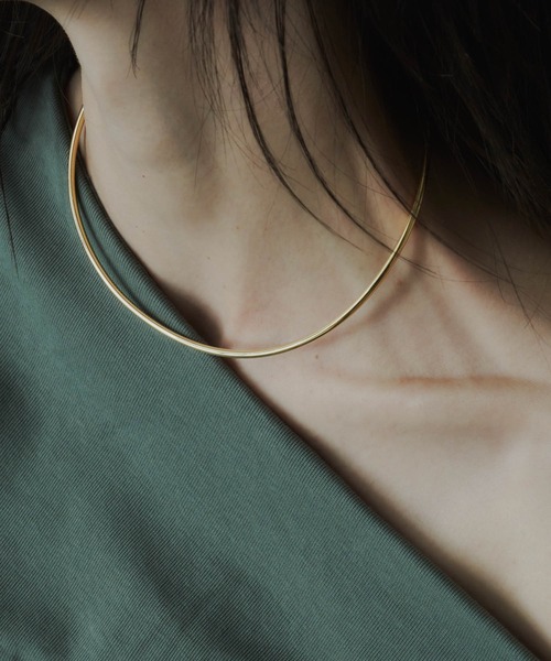 loni（ロニ）の「【金属アレルギー対応】Leaf Plate Choker/リーフプレートチョーカー（チョーカー・レディース・シルバー/ゴールド・FREE）」の5枚目の写真