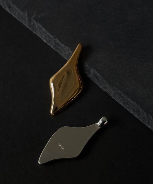 loni（ロニ）の「【金属アレルギー対応】Leaf Plate Choker/リーフプレートチョーカー（チョーカー・レディース・シルバー/ゴールド・FREE）」の9枚目の写真