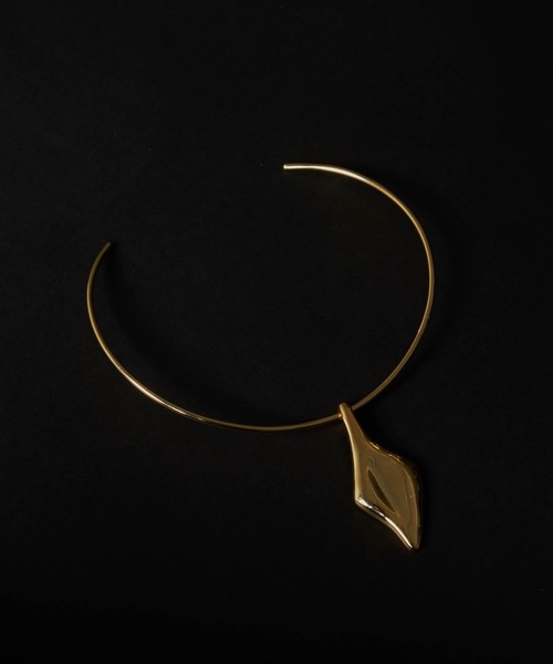loni（ロニ）の「【金属アレルギー対応】Leaf Plate Choker/リーフプレートチョーカー（チョーカー・レディース・シルバー/ゴールド・FREE）」の10枚目の写真