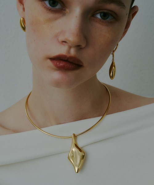 loni（ロニ）の「【金属アレルギー対応】Leaf Plate Choker/リーフプレートチョーカー（チョーカー・レディース・シルバー/ゴールド・FREE）」の22枚目の写真