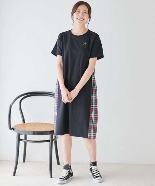 Arnold Palmer（アーノルドパーマー）の「スターモチーフ ワンピース（ワンピース・レディース・ライトベージュ/ブラック/ネイビー・M/L/S）」の4枚目の写真