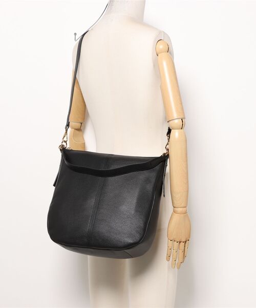 FOSSIL（フォッシル）の「フォッシル ホーボーバッグ レディース レザー ブラック 12.9インチのiPad収納可 ZB1434001（ショルダーバッグ・レディース・ブラック・FREE）」の9枚目の写真