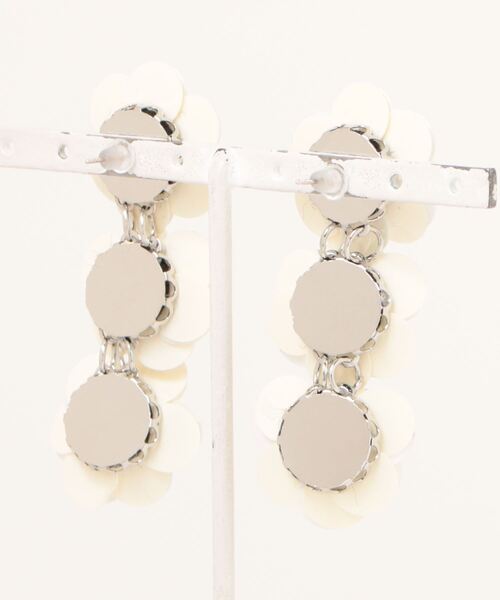 FOREVER 21(フォーエバー トゥエンティーワン)の「フラワーモチーフピアス3(ピアス(両耳用)・レディース・ホワイト系その他/その他/ブラック/ブルー・FREE)」の11枚目の写真