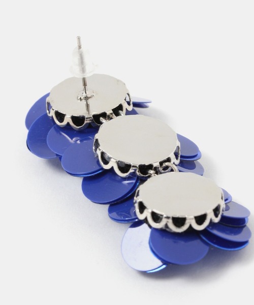 FOREVER 21(フォーエバー トゥエンティーワン)の「フラワーモチーフピアス3(ピアス(両耳用)・レディース・ホワイト系その他/その他/ブラック/ブルー・FREE)」の5枚目の写真