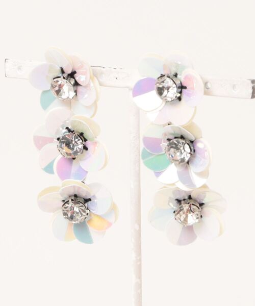 FOREVER 21(フォーエバー トゥエンティーワン)の「フラワーモチーフピアス3(ピアス(両耳用)・レディース・ホワイト系その他/その他/ブラック/ブルー・FREE)」の7枚目の写真