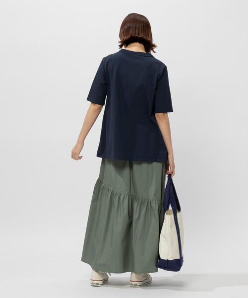 Champion(チャンピオン)の「Champion(チャンピオン)ワンポイント刺繍フレアTシャツ(Tシャツ/カットソー・レディース・ホワイト/ネイビー/ベージュ・M/L/XL)」の19枚目の写真