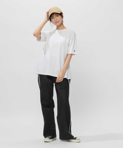 Champion(チャンピオン)の「Champion(チャンピオン)ワンポイント刺繍フレアTシャツ(Tシャツ/カットソー・レディース・ホワイト/ネイビー/ベージュ・M/L/XL)」の15枚目の写真