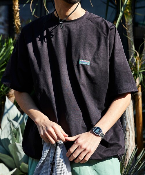 FREAK'S STORE(フリークスストア)の「限定展開 ビッグシルエット 水陸両用 ラグランスリーブ ユーティリティー Tシャツ / ラッシュガード(Tシャツ/カットソー・メンズ・ホワイト/ブラック・LARGE/MEDIUM/SMALL)」の1枚目の写真