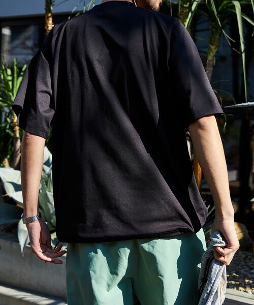 FREAK'S STORE(フリークスストア)の「限定展開 ビッグシルエット 水陸両用 ラグランスリーブ ユーティリティー Tシャツ / ラッシュガード(Tシャツ/カットソー・メンズ・ホワイト/ブラック・LARGE/MEDIUM/SMALL)」の9枚目の写真