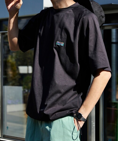 FREAK'S STORE(フリークスストア)の「限定展開 ビッグシルエット 水陸両用 ラグランスリーブ ユーティリティー Tシャツ / ラッシュガード(Tシャツ/カットソー・メンズ・ホワイト/ブラック・LARGE/MEDIUM/SMALL)」の4枚目の写真