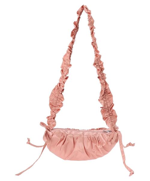 earth music&ecology（アースミュージックアンドエコロジー）の「ギャザーボディバッグ（エコバッグ/サブバッグ・レディース・アイボリー/ブラック/ピンク・FREE）」の4枚目の写真