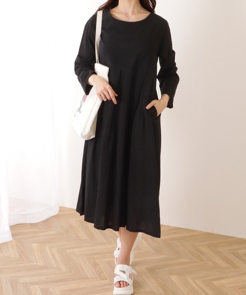 Lace Ladies(レースレディース)の「ソリッドカラー タック付き フレア ロング ワンピース(ワンピース・レディース・アイボリー/ブラック/グリーン・S/M/XL)」の1枚目の写真