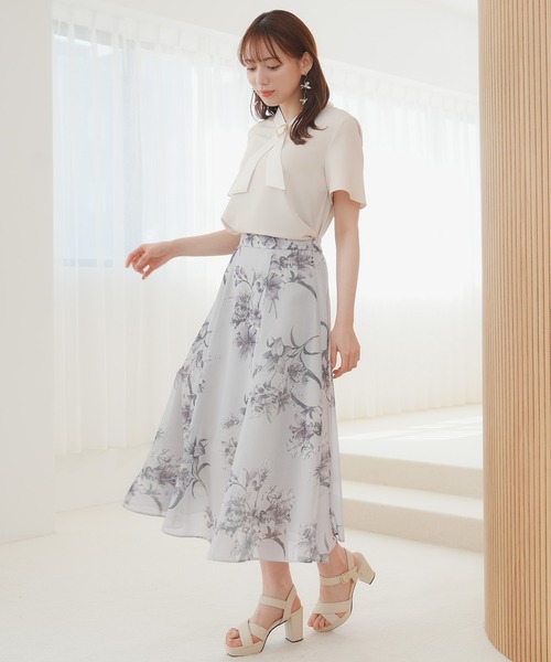 ASTORIA ODIER（アストリアオディール）の「金具パール使い配色ボウタイ半袖ブラウス（シャツ/ブラウス・レディース・ベージュ/ラベンダー/ホワイト/ライトグレー・MEDIUM/LARGE）」の20枚目の写真