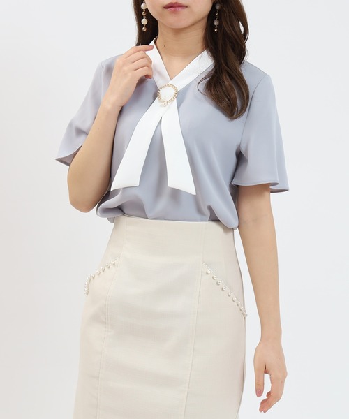 ASTORIA ODIER（アストリアオディール）の「金具パール使い配色ボウタイ半袖ブラウス（シャツ/ブラウス・レディース・ベージュ/ラベンダー/ホワイト/ライトグレー・MEDIUM/LARGE）」の12枚目の写真