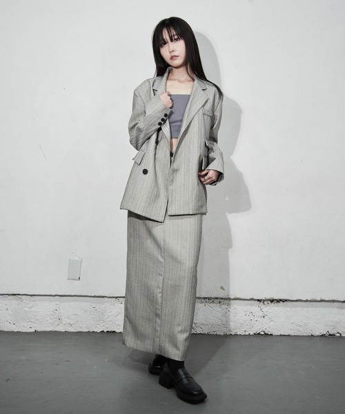 Y/lim(イリム)の「クロップド丈カップ付き細肩紐ベアキャミ(キャミソール・レディース・チャコールグレー/ブラック/オフホワイト・FREE)」の21枚目の写真