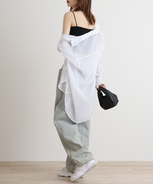 Y/lim(イリム)の「クロップド丈カップ付き細肩紐ベアキャミ(キャミソール・レディース・チャコールグレー/ブラック/オフホワイト・FREE)」の16枚目の写真