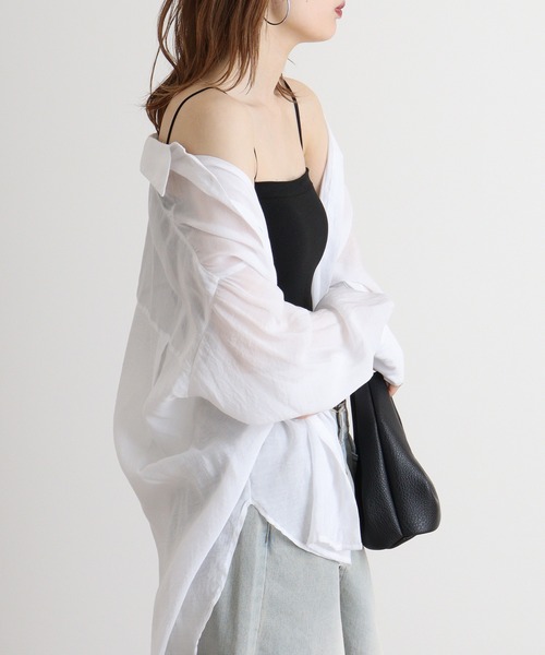 Y/lim(イリム)の「クロップド丈カップ付き細肩紐ベアキャミ(キャミソール・レディース・チャコールグレー/ブラック/オフホワイト・FREE)」の13枚目の写真