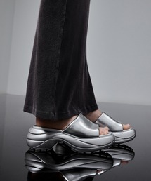 CHARLES & KEITH | ワイドストラップカーブプラットフォームスポーツサンダル(サンダル)