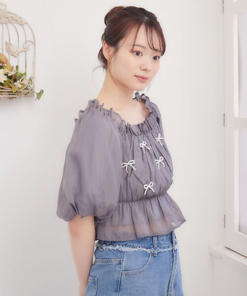 ems excite（エムズエキサイト）の「パールリボンバルーンBL（シャツ/ブラウス・レディース・ピンク/ライトグレー/ナチュラル・FREE）」の20枚目の写真