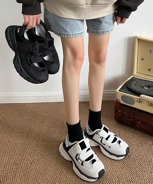 珊瑚‼️新品未使用✨️DIANA✨️履きやすくてぷくぷくボリュームソールサンダル ダイアナ】人気のボリュームサンダルにWEB限定カラーが登場