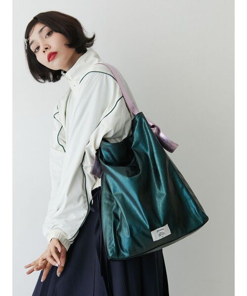 jouetie（ジュエティ）の「メタリックバイカラートートBAG（ハンドバッグ・レディース・シルバー/ブラック/グリーン・FREE）」の5枚目の写真