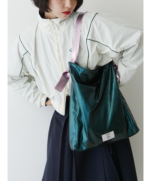jouetie（ジュエティ）の「メタリックバイカラートートBAG（ハンドバッグ・レディース・シルバー/ブラック/グリーン・FREE）」の2枚目の写真
