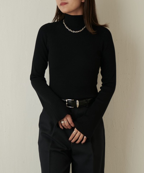 Lui's（ルイス）の「フレアスリーブタートルネックニット（ニット/セーター・レディース・チャコールグレー/ホワイト/ブラック・FREE）」の12枚目の写真