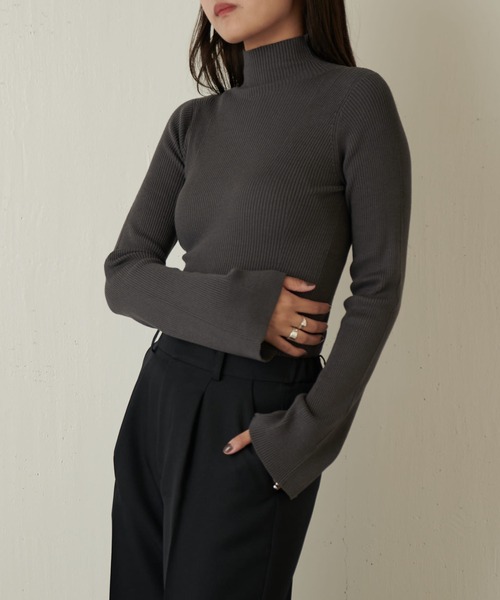 Lui's（ルイス）の「フレアスリーブタートルネックニット（ニット/セーター・レディース・チャコールグレー/ホワイト/ブラック・FREE）」の21枚目の写真