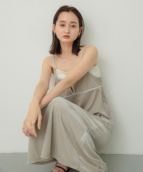 SENSE OF PLACE by URBAN RESEARCH(センスオブプレイスバイアーバンリサーチ)の「フロントスリットベロアキャミワンピース(ワンピース・レディース・ブラック/ライトグレー/ピンク・S/ONE)」の15枚目の写真