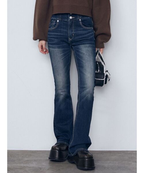 EMODA(エモダ)の「レイヤージャストウエストフレアージーンズ(デニムパンツ・レディース・インディゴブルー/ライトブルー/ブラック・MEDIUM/SMALL)」の15枚目の写真