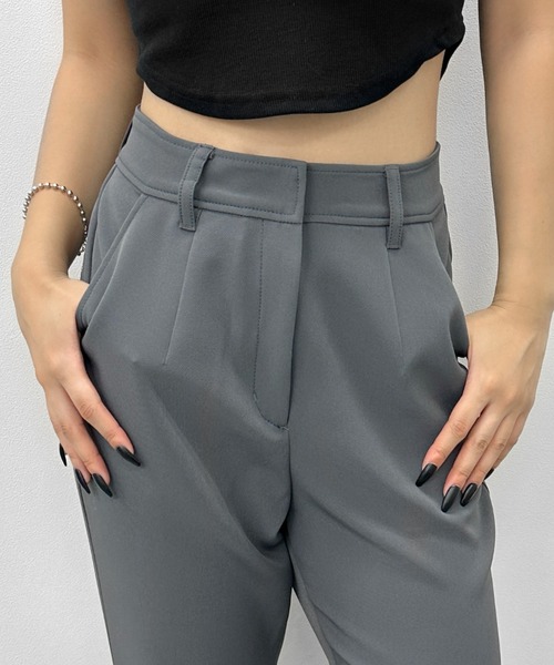 LVEU.(ラブユ.)の「【LVEU.】センタージップフレアパンツ / ボトムス パンツ スラックス ファスナー センタージップ フレアパンツ モノトーン モード ブラック グレー(スラックス・レディース・ブラック/グレー・FREE)」の16枚目の写真