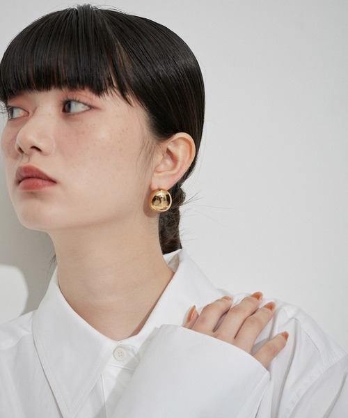 ADAM ET ROPE'（アダムエロペ）の「オーブピアス（ピアス（両耳用）・レディース・シルバー/ゴールド・FREE）」の2枚目の写真