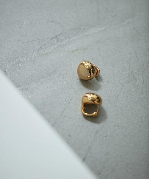 ADAM ET ROPE'（アダムエロペ）の「オーブピアス（ピアス（両耳用）・レディース・シルバー/ゴールド・FREE）」の3枚目の写真