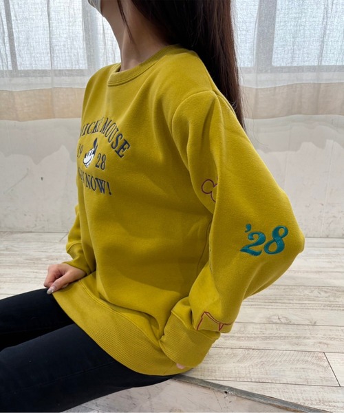 Disney(ディズニー)の「【DISNEY/ディズニー】裏起毛 総刺繍トレーナー ミッキーマウス(スウェット・レディース・ブラック/パープル/マスタード/ダークグリーン・L/M)」の12枚目の写真