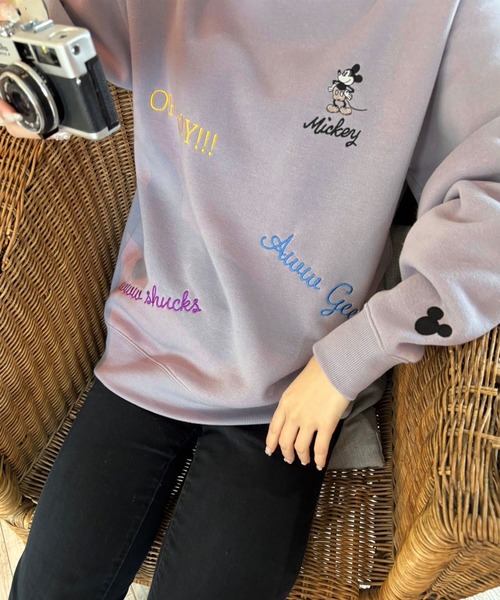 Disney(ディズニー)の「【DISNEY/ディズニー】裏起毛 総刺繍トレーナー ミッキーマウス(スウェット・レディース・ブラック/パープル/マスタード/ダークグリーン・L/M)」の11枚目の写真