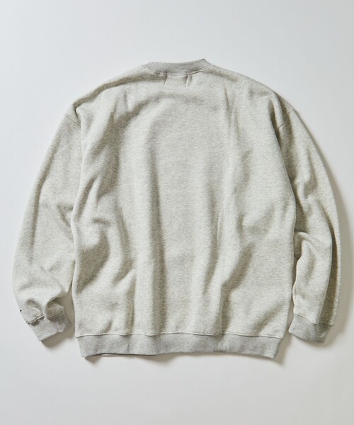 FREAK'S STORE(フリークスストア)の「限定展開 KELTY×FREAK'S STORE/ケルティ 別注 ワンポイント ヴィンテージロゴ クルーネックスウェット(スウェット・メンズ・アッシュグレー/オフホワイト/グレイッシュブルー/ネイビー/スミクロ/ブラック/ホワイト×ブラック/グレー系その他/グレイッシュベージュ・SMALL/MEDIUM/LARGE/X-LARGE)」の14枚目の写真