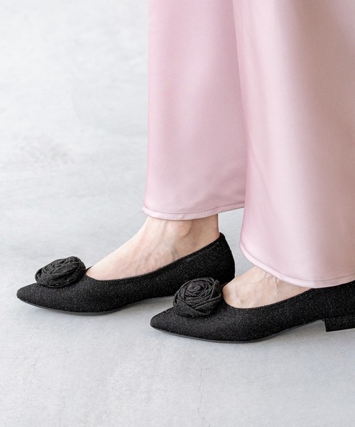 menue(メヌエ)の「ローズモチーフ ローヒール パンプス(パンプス・レディース・ピンク/シルバー/ブラック・24.0cm/23.0cm/22.5cm/22.0cm/21.5cm/26.0cm/25.5cm/25.0cm/24.5cm/23.5cm)」の21枚目の写真