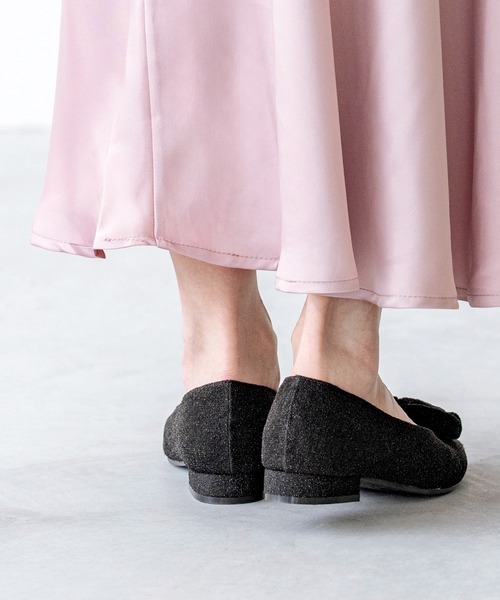 menue(メヌエ)の「ローズモチーフ ローヒール パンプス(パンプス・レディース・ピンク/シルバー/ブラック・24.0cm/23.0cm/22.5cm/22.0cm/21.5cm/26.0cm/25.5cm/25.0cm/24.5cm/23.5cm)」の8枚目の写真