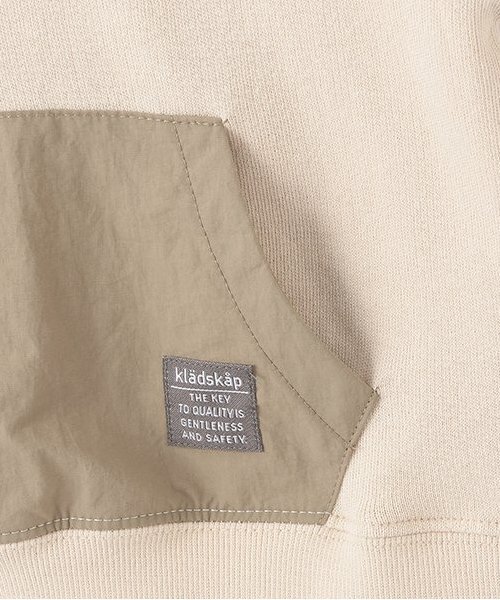 kladskap（クレードスコープ）の「【人気商品再入荷】【直営店で取り扱い無し】恐竜刺しゅうポケットトレーナー（スウェット・キッズ・ネイビー/ライトベージュ・90cm/100cm/110cm/120cm/130cm）」の4枚目の写真