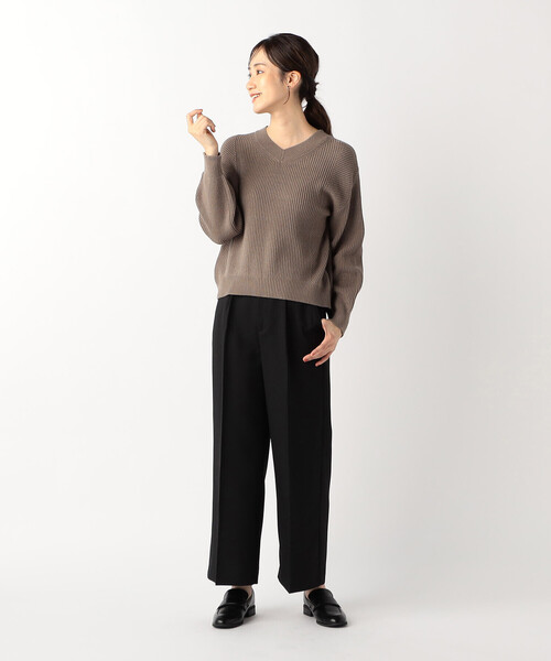 COMME CA ISM(コムサイズム)の「ミドルゲージ 畦Vネックニット(ニット/セーター・レディース・ブラウン/グリーン/ライラック/オフホワイト・MEDIUM/LARGE)」の6枚目の写真